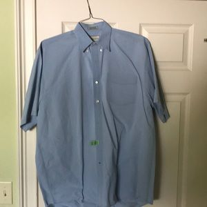 Short sleeve button down